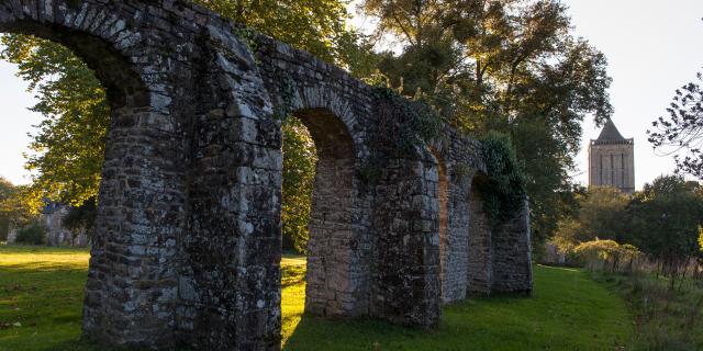 L'Abbaye de La Lucerne, une architecture du XIIe siècle dans un écrin de verdure