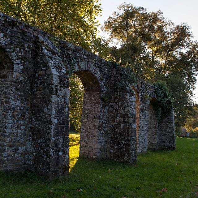 L'Abbaye de La Lucerne, une architecture du XIIe siècle dans un écrin de verdure