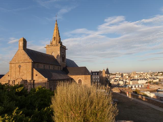 Die Kirche Notre-Dame du Cap Lihou in der Oberstadt von Granville