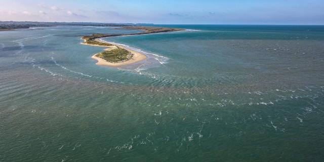 Luftaufnahme des Endes der Welt bei Flut im Havre de la Vanlée