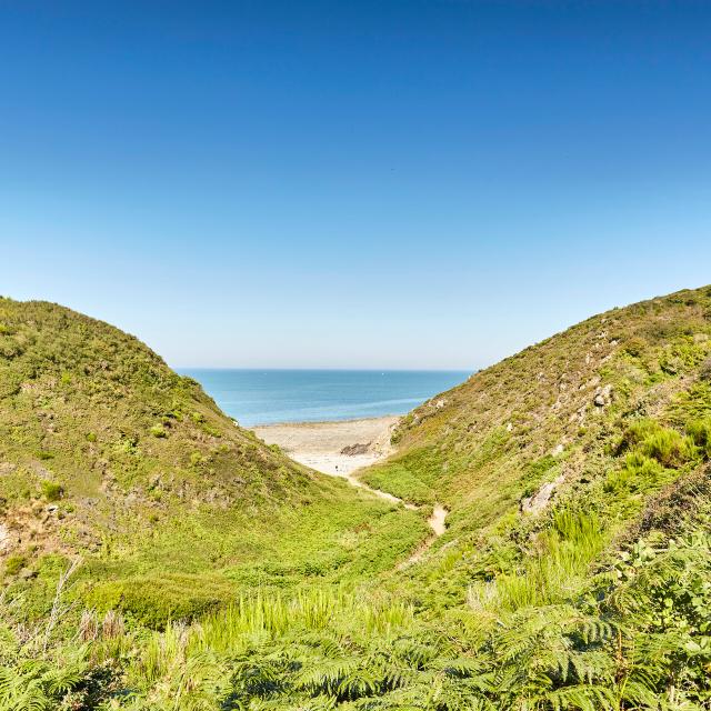 La vallée du Lude baignée de soleil