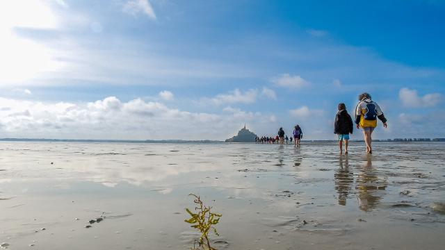 Traversée de la baie du Mont Saint-Michel à pied avec un guide agréé