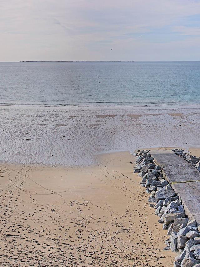 Blick auf Granville von der Webcam am Strand von Coudeville-sur-Mer aus