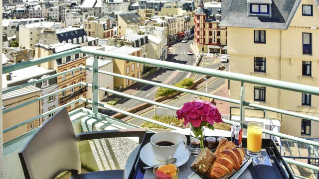 Terrasse petit déjeuner