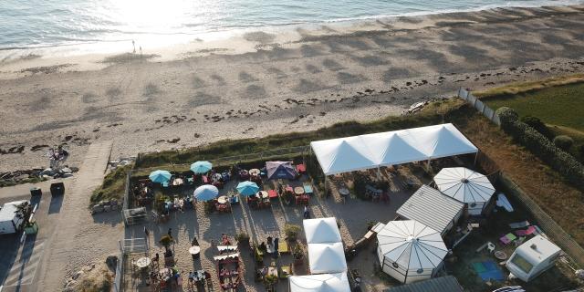 Vue aérienne du Bistrot de la Plage, paillotte à Donville-Les-Bains