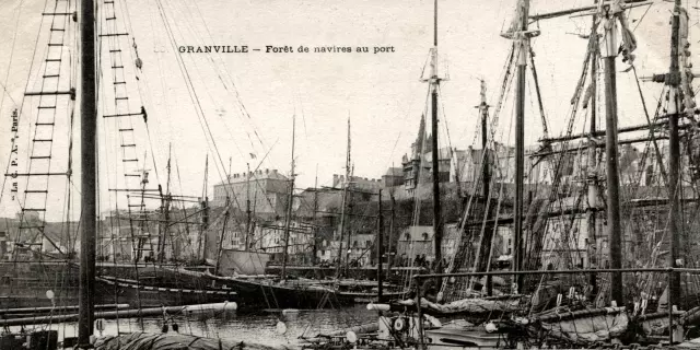 Forêt de navires dans le port de Granville