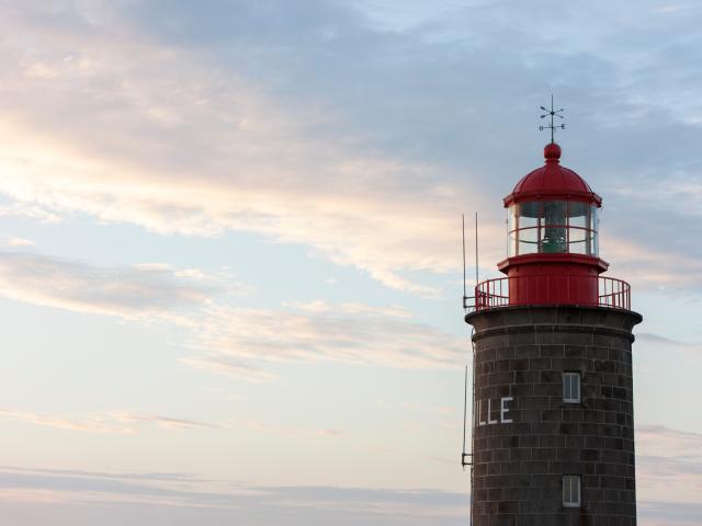 Phare du Cap Lihou sur la Pointe du Roc à Granville