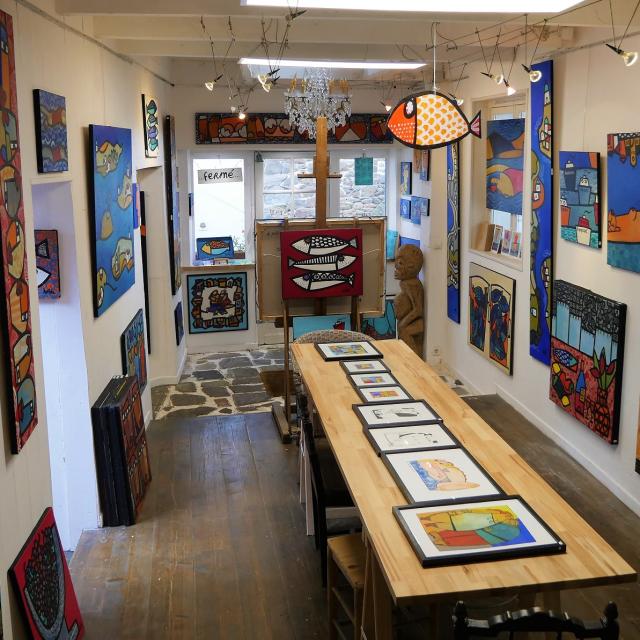 Visite d'un atelier-galerie d'artiste à Granville