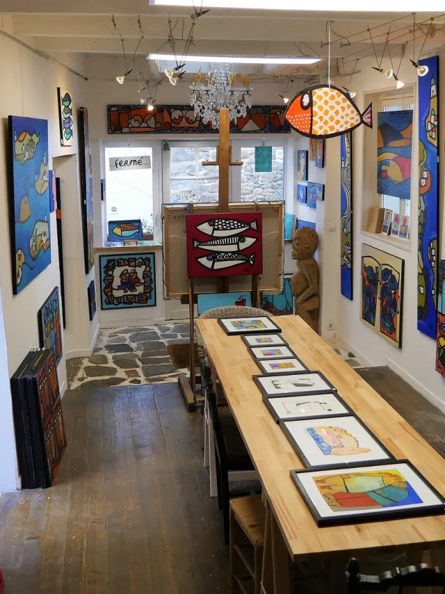 Visite d'un atelier-galerie d'artiste à Granville