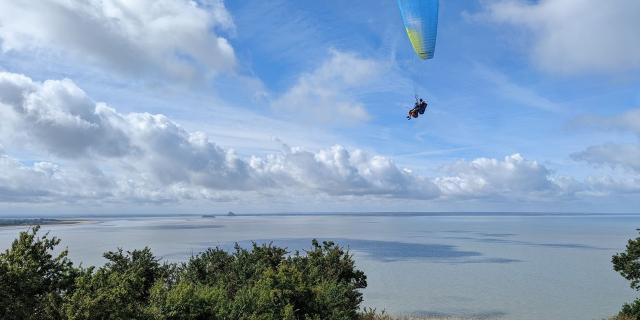 Univers du parapente 100% bord de mer avec Léo