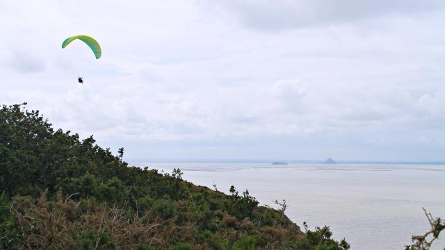 Univers du parapente 100% bord de mer avec Léo