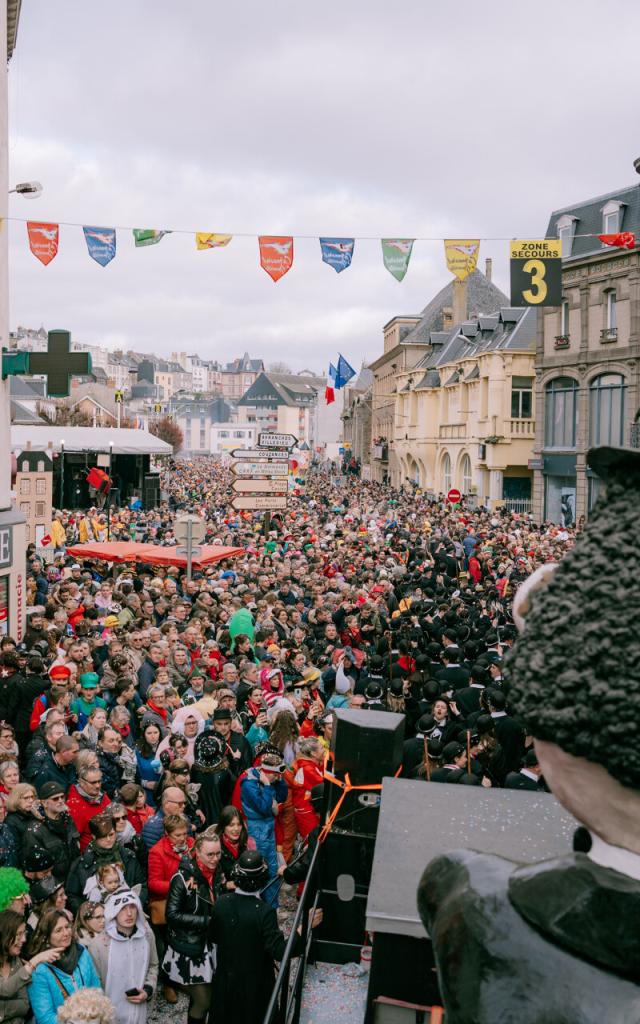 Carnaval De Granville Credit Otgtm Cecile Ballon 36918 1920px 3