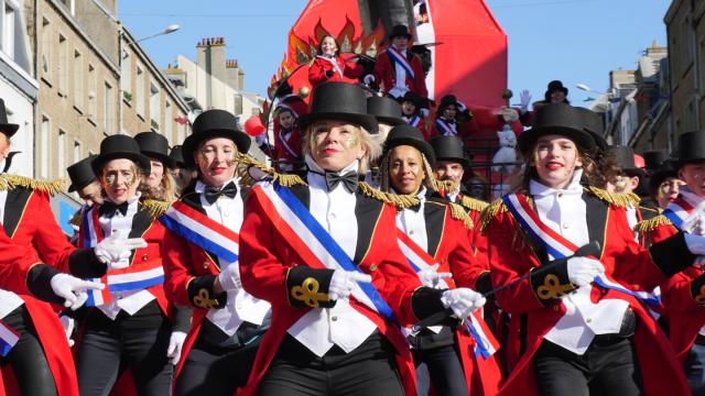 Carnaval De Granville Cavalcade défilé des chars