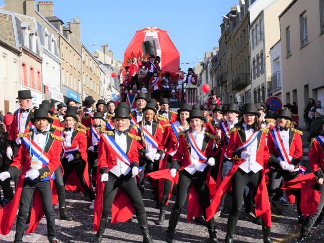 Carnaval De Granville Cavalcade défilé des chars