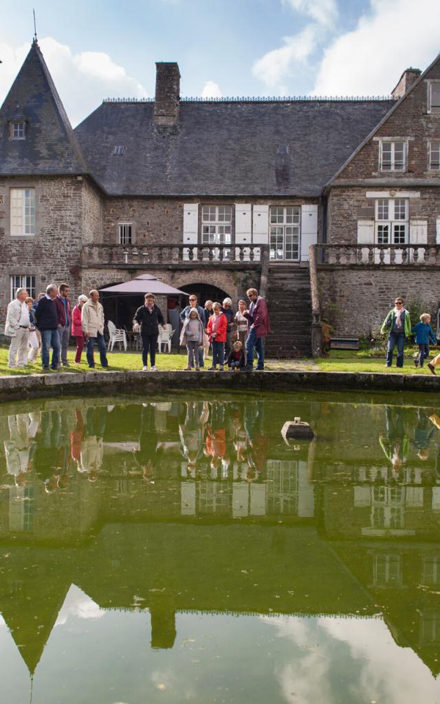 LE LOGIS D'ÉQUILLY - Seigneurie prospère au Moyen-Age et Granvillière au XVIIIème siècle