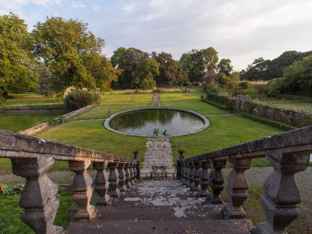 LE LOGIS D'ÉQUILLY - Seigneurie prospère au Moyen-Age et Granvillière au XVIIIème siècle