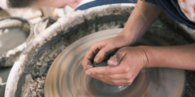 Clémentine Halberstadt, céramiste à Granville