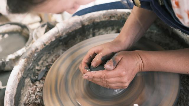 Clémentine Halberstadt, céramiste à Granville