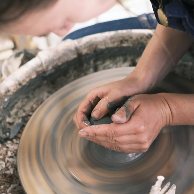 Clémentine Halberstadt, céramiste à Granville