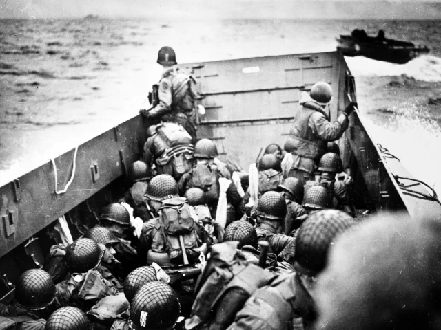 Troupes américaines débarquant à Utah Beach