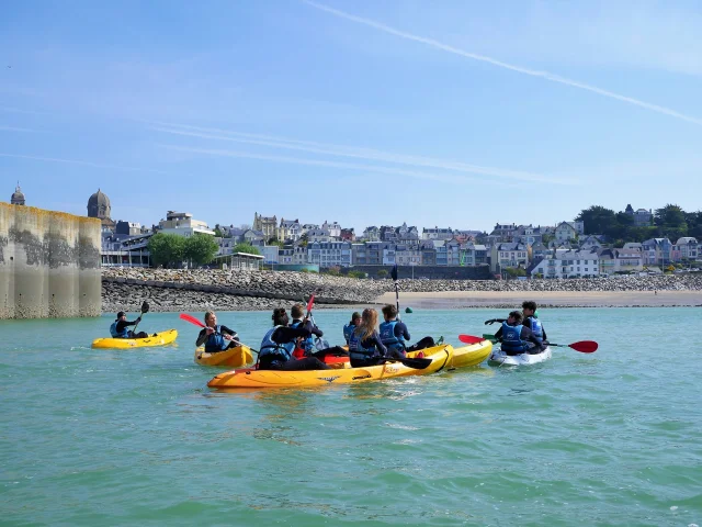 Kayak Dans Le Bassin Du Crng Credit Otgtm Estelle Cohier 35847 1920px