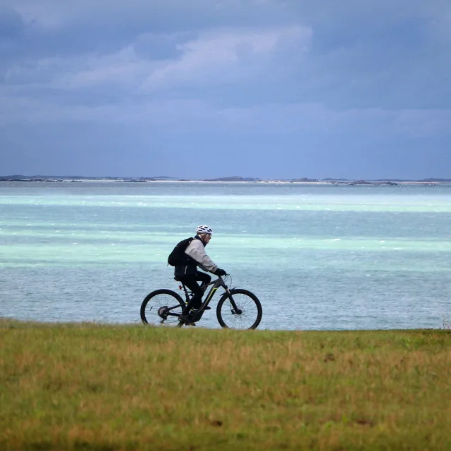 A Bicyclette Credit Otgtm Marie Claude Vergne 34938 2