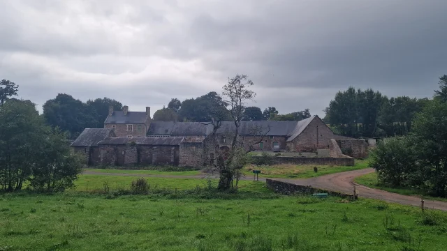 Le Prieuré de l'Oiselière à Saint-Planchers