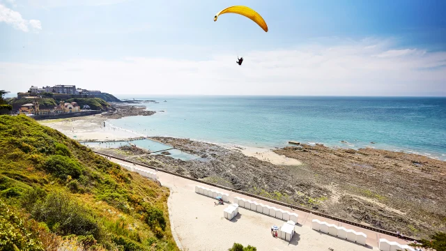 Promenade et plage du Plat-Gousset à Granville